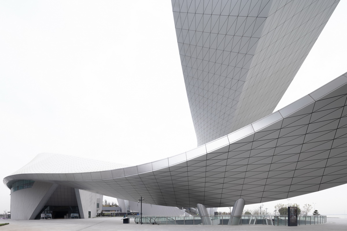 BIM建筑|苏州湾大剧院：太湖之畔的“飘带” / 克里斯蒂安·德·包赞巴克