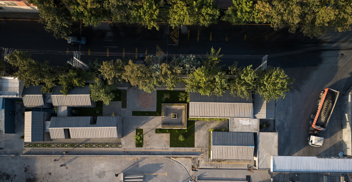 BIM建筑|Aptus 工厂展厅，庭院与光影之歌 / Hooba Design