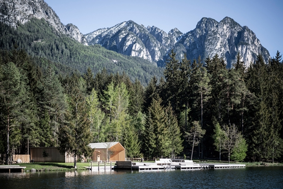 BIM建筑|意大利“建筑网络”设计湖滨游泳小屋