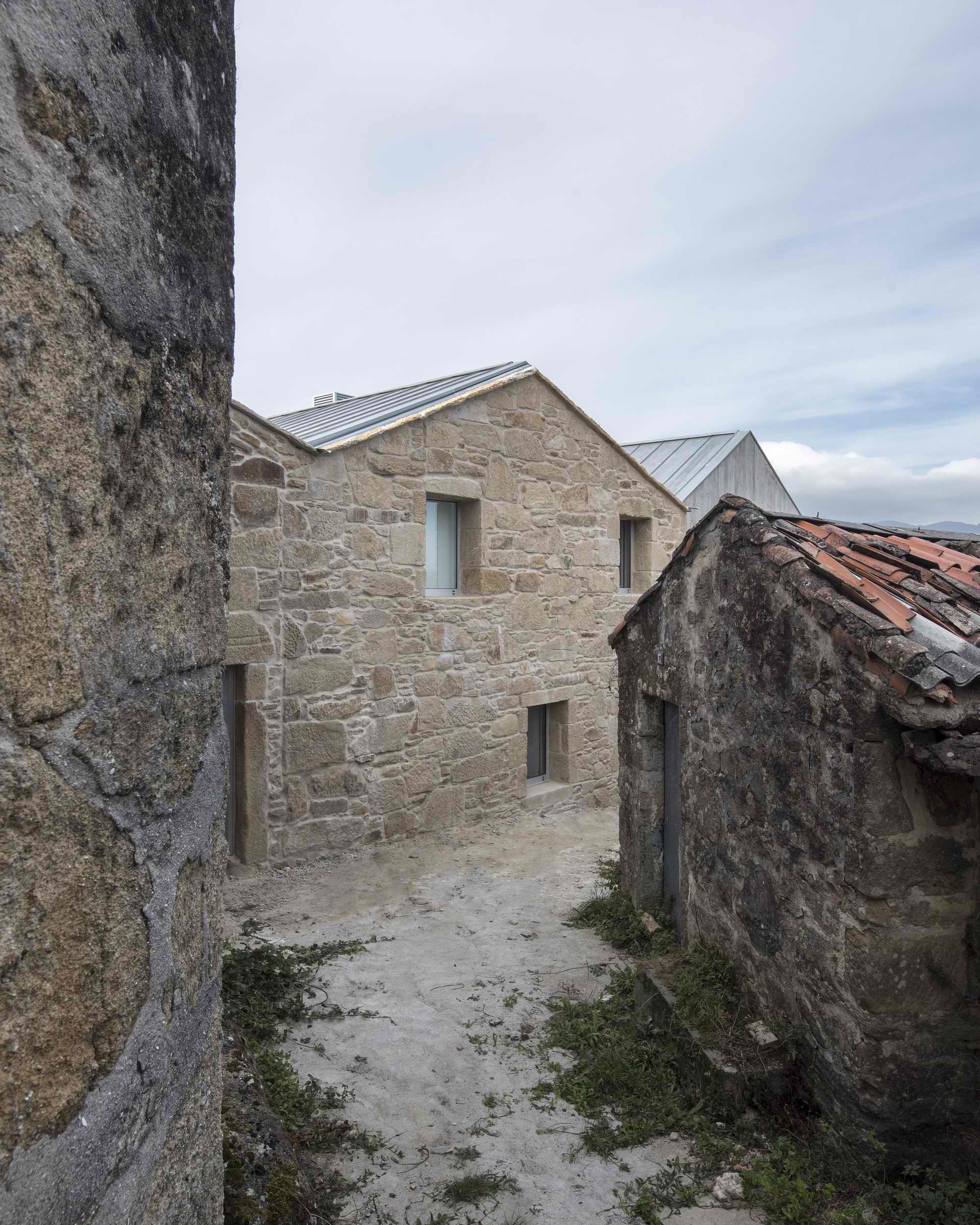 BIM建筑|混凝土和石头的碰撞 | 西班牙米拉弗洛雷斯住宅修复