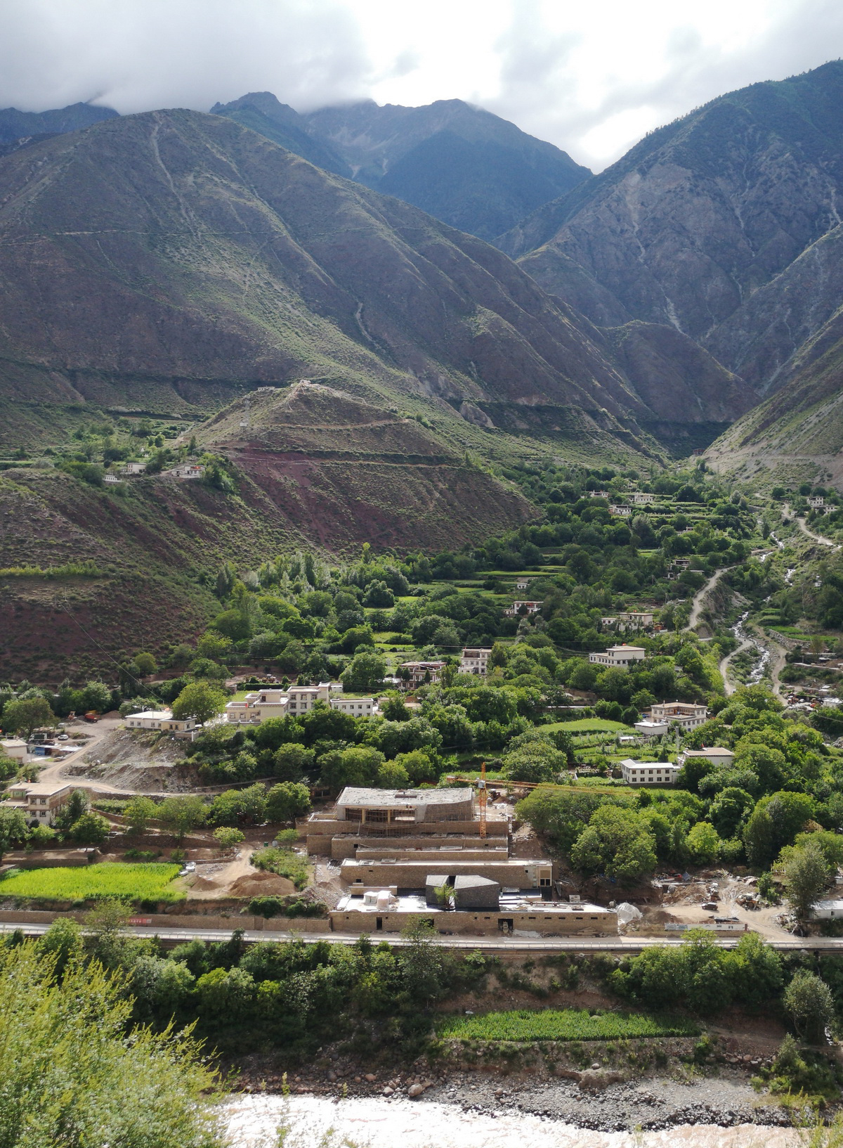BIM建筑|“酒庄”注释——烽火台叙 / 平时建筑事务所