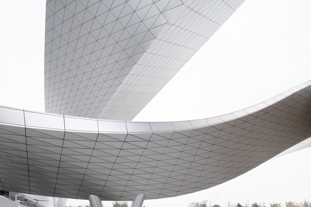 BIM建筑|苏州湾大剧院：太湖之畔的“飘带” / 克里斯蒂安·德·包赞巴克