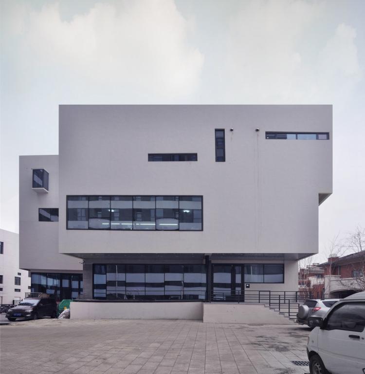 BIM建筑|夹缝中自然生长：中国.葫芦岛德邻堂产业楼设计实践 / DJ+建筑设计事务所