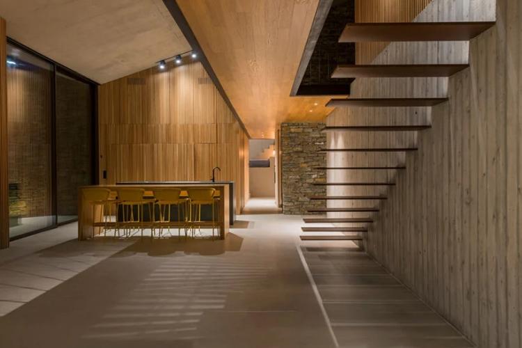 BIM建筑|嵌入地下的“洞穴”住宅，希腊 / Mold Architects