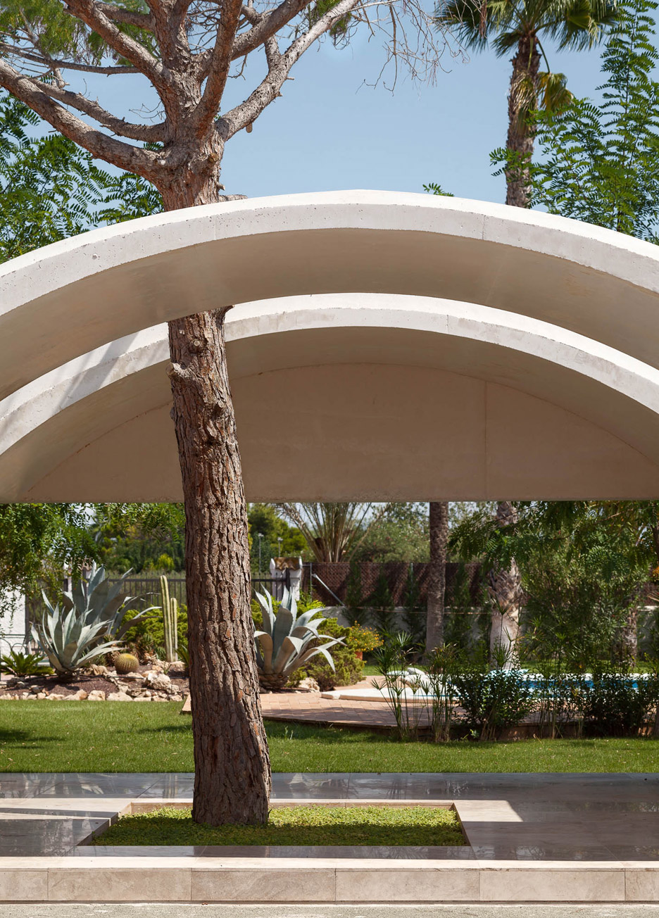 BIM建筑|混凝土的张力：阿里坎特住宅 / Mesura