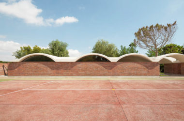 BIM建筑|混凝土的张力：阿里坎特住宅 / Mesura-BIM建筑网