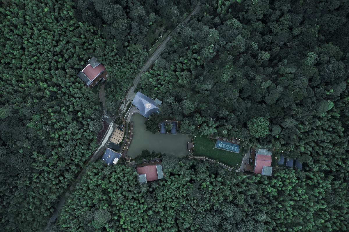 BIM建筑|南昆秘境艺术餐厅 / 城外建筑