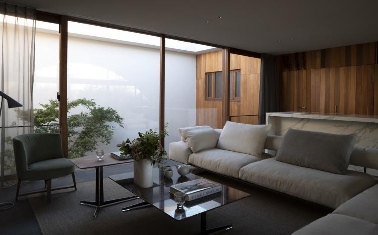 BIM建筑|东京天空洞穴住宅：静谧的自然居所 / IKAWAYA Architects