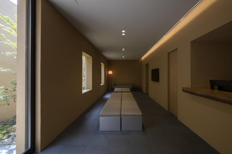 BIM建筑|东京天空洞穴住宅：静谧的自然居所 / IKAWAYA Architects