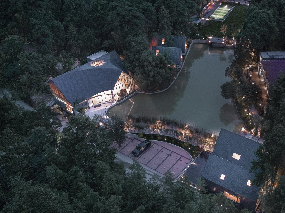 BIM建筑|南昆秘境艺术餐厅 / 城外建筑