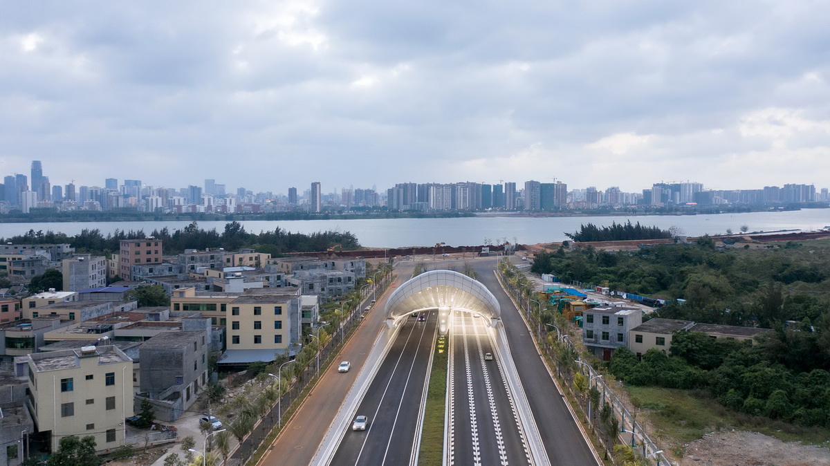 BIM建筑|海口文明东隧道光过渡设计：优雅纯洁的白色贝壳 / 槃达中国