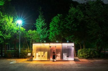 BIM建筑|坂茂在东京设计透明的公共厕所-BIM建筑网