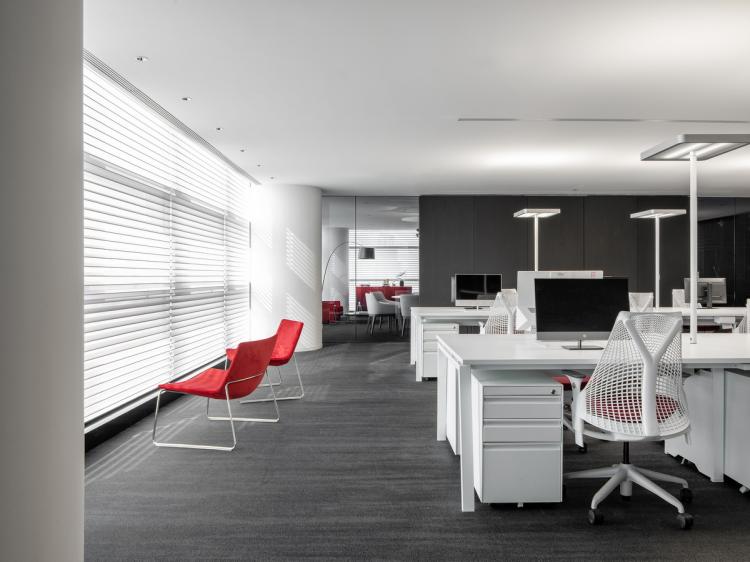 BIM建筑|泊通投资办公设计：空间情绪触发高效引擎 / 高志强，AFFD设计事务所