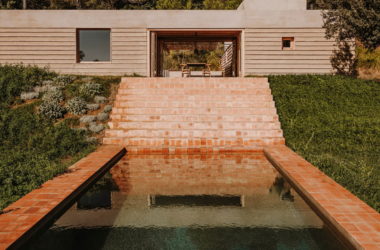 BIM建筑|加泰罗尼亚 Ter 住宅：本土陶瓷砖营造的质朴空间 / Mesura-BIM建筑网