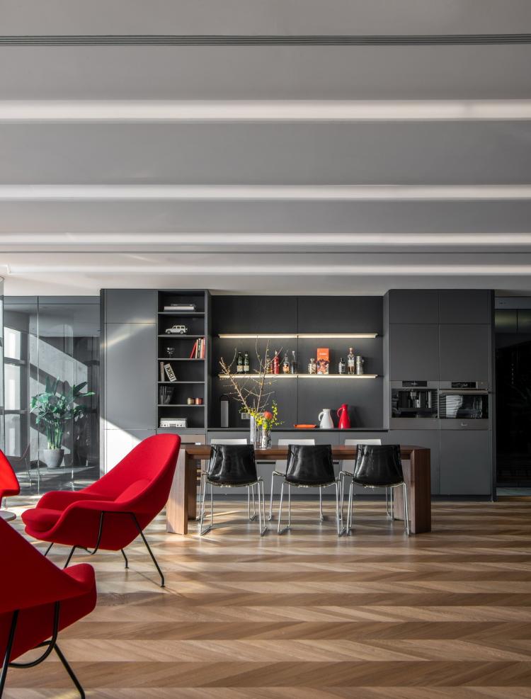 BIM建筑|泊通投资办公设计：空间情绪触发高效引擎 / 高志强，AFFD设计事务所