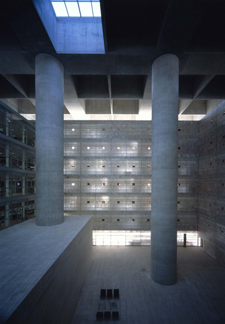 BIM建筑|经典项目：光与混凝土的故事 | 格拉纳达储蓄银行总部