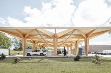 BIM建筑|科布工作室在丹麦推出树状电动汽车充电站-BIM建筑网
