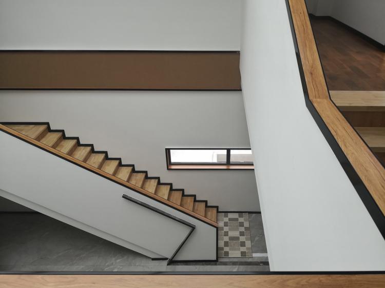 BIM建筑|夹缝中自然生长：中国.葫芦岛德邻堂产业楼设计实践 / DJ+建筑设计事务所