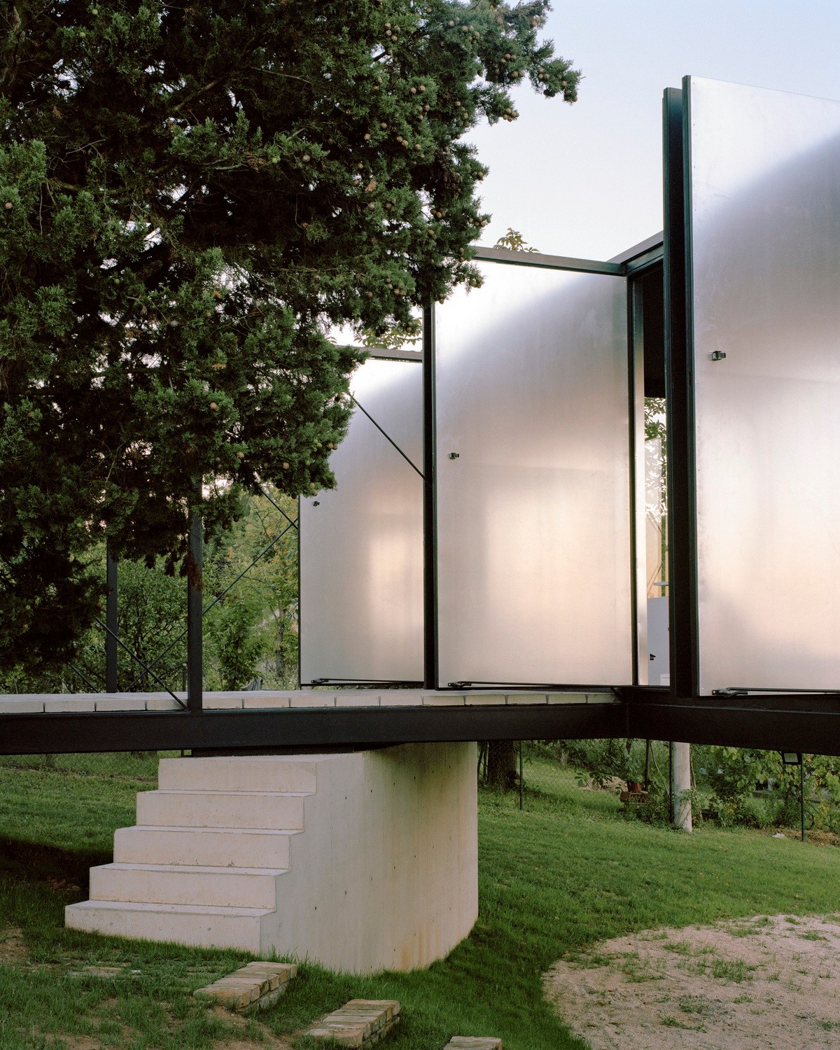 BIM建筑|阿瓦拉“架空”之家 / TEN