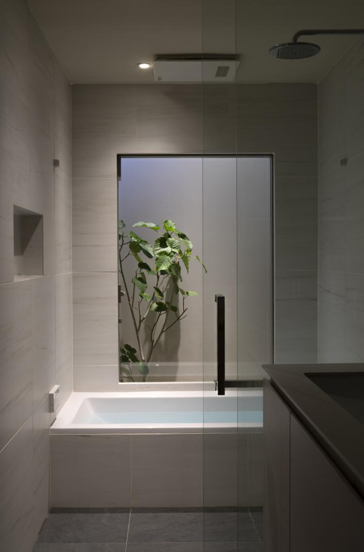 BIM建筑|东京天空洞穴住宅：静谧的自然居所 / IKAWAYA Architects