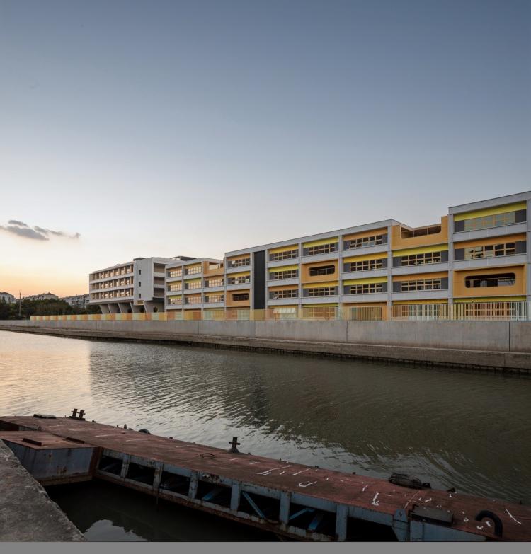 BIM建筑|秩序的启迪——上海市高安路第一小学华展校区 / 山水秀建筑事务所