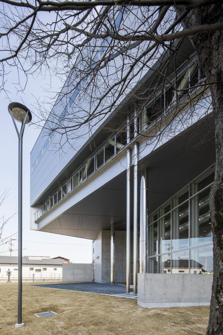 BIM建筑|Librio行桥：扭转与堆叠 / 三上建筑事务所