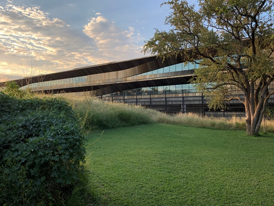 BIM建筑|SHoP 工作室的博茨瓦纳创新中心即将完工