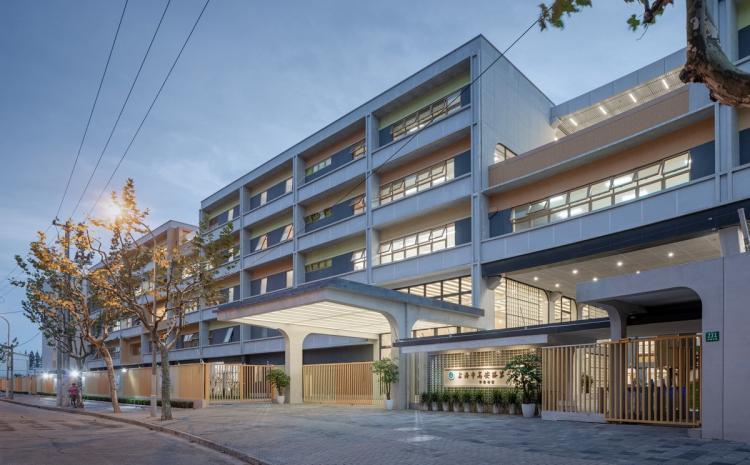 BIM建筑|秩序的启迪——上海市高安路第一小学华展校区 / 山水秀建筑事务所