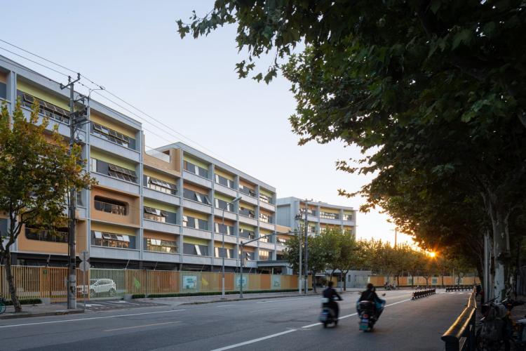 BIM建筑|秩序的启迪——上海市高安路第一小学华展校区 / 山水秀建筑事务所