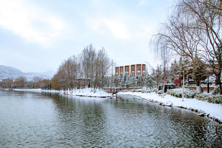 BIM建筑|喀拉卡尔藏族美食文化中心，香格里拉 / 平介设计