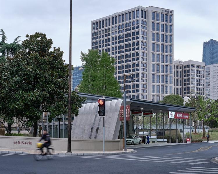 BIM建筑|上海苏州河中石化加油站改造 / 同济原作设计工作室