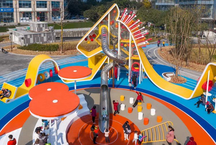 BIM建筑|金马仙踪，一种新型公共空间“城市玩具” / 佰筑设计