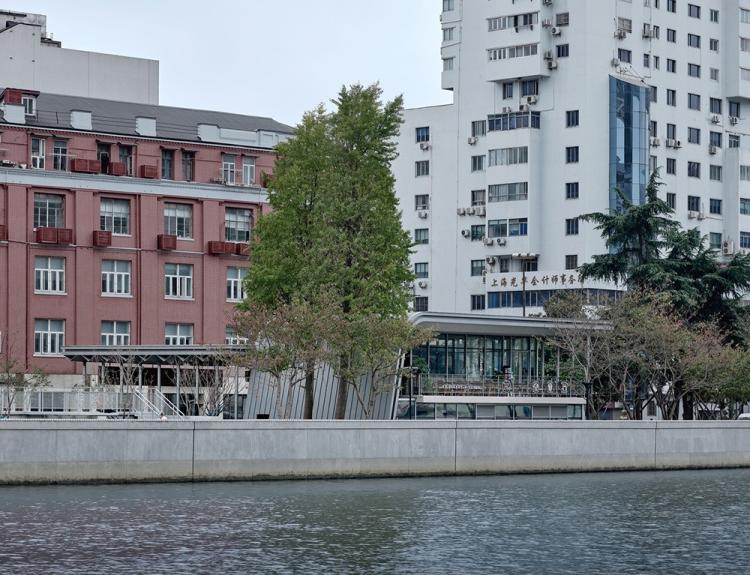 BIM建筑|上海苏州河中石化加油站改造 / 同济原作设计工作室