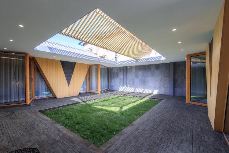 BIM建筑|「 雀 折 」一种胡同儿院落的场地再生 / 戏构建筑设计工作室