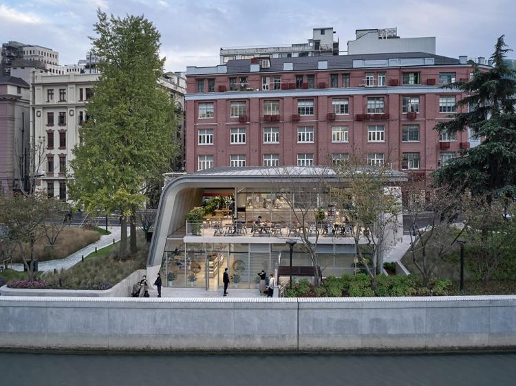 BIM建筑|上海苏州河中石化加油站改造 / 同济原作设计工作室