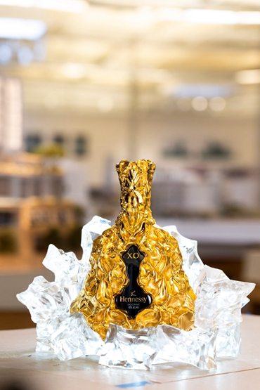 BIM建筑|盖里为纪念轩尼诗X.O.150周年设计酒瓶