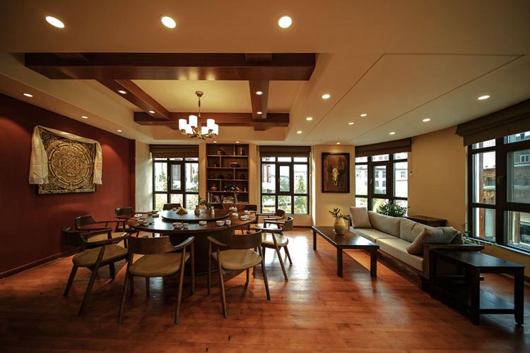 BIM建筑|喀拉卡尔藏族美食文化中心，香格里拉 / 平介设计