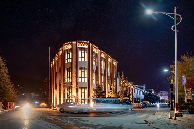 BIM建筑|喀拉卡尔藏族美食文化中心，香格里拉 / 平介设计