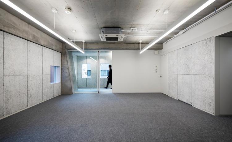 BIM建筑|荒川大厦，交叠楼梯以纯“凹造型”的居住办公大厦 / 日建设计