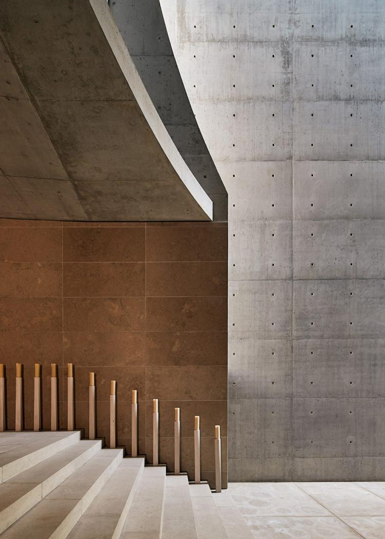 BIM建筑|落于林间的混凝土小教堂，静谧优雅而富有自然气息，葡萄牙 / Nicholas Burns
