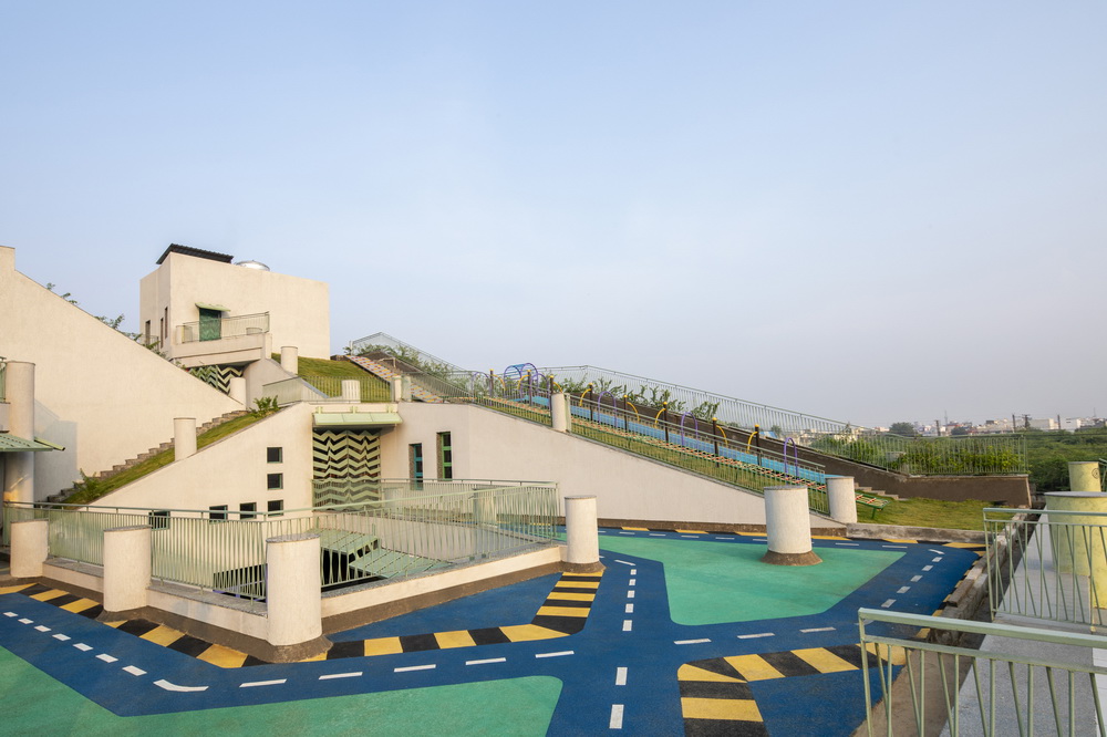 BIM建筑|灵感来源于动画片里的三角奶酪！/SferaBlu Architects