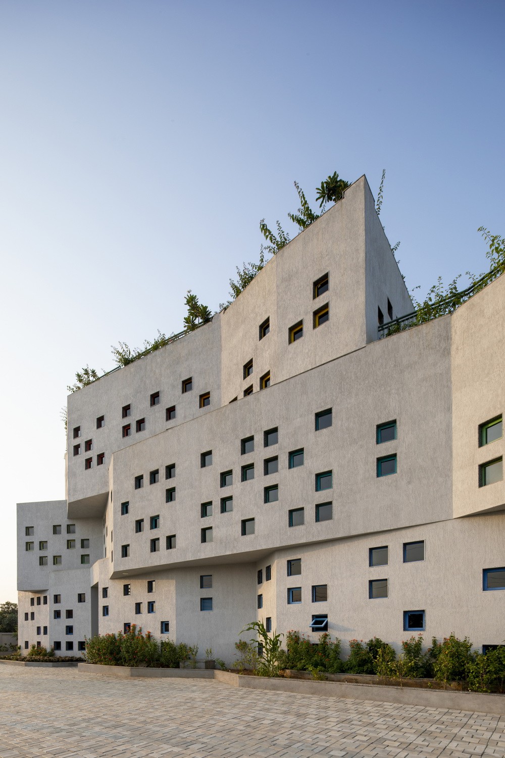 BIM建筑|灵感来源于动画片里的三角奶酪！/SferaBlu Architects