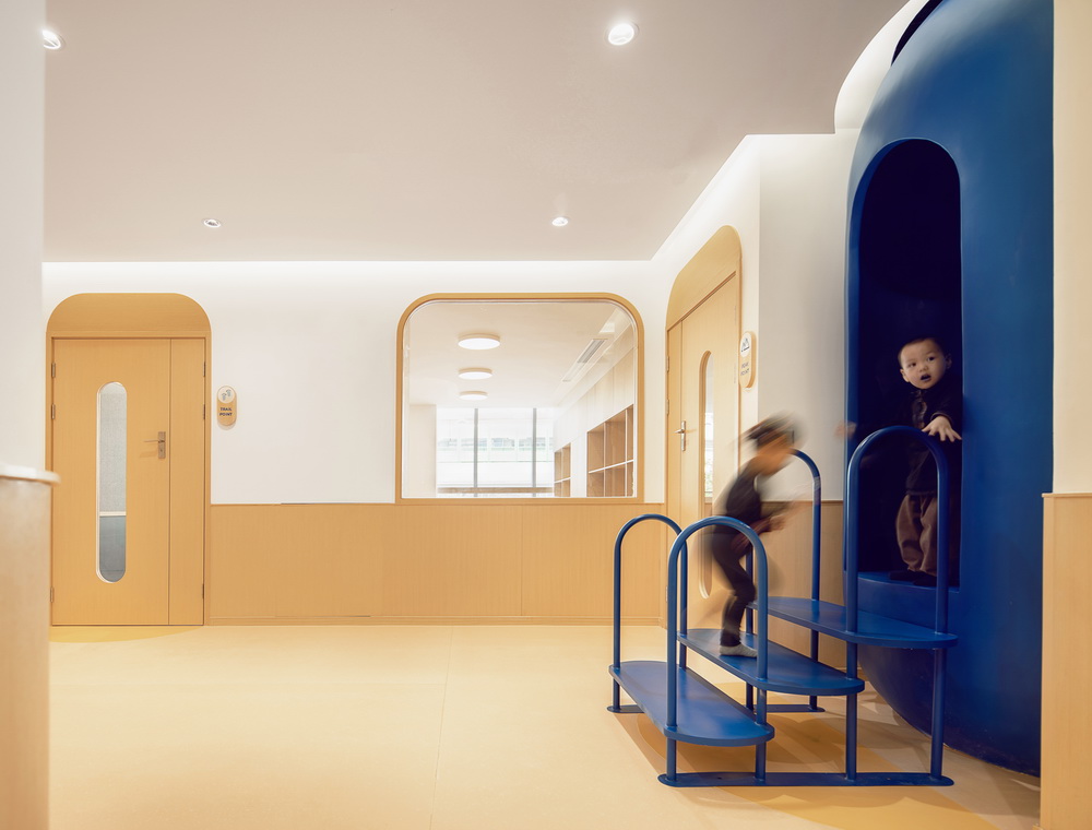 BIM建筑|极具分寸感的幼儿园空间：墨伊教育中心 / TOPOS DESIGN