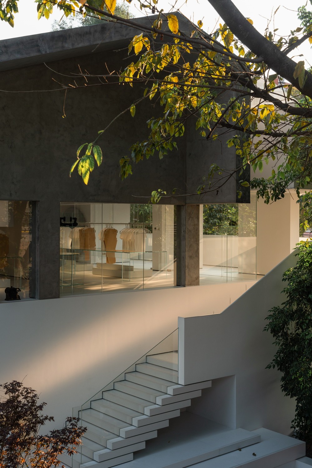 BIM建筑|白 · ZS Lab/东仓建设· 余霖