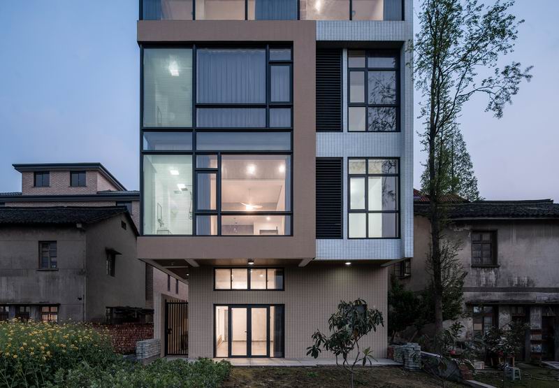 BIM建筑|登上福布斯的建筑师，用70w造出400平的“梯田之家” / 丰间建筑事务所