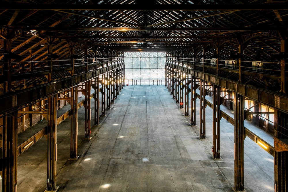 BIM建筑|Frank Gehry新作揭幕：不锈钢包层的新地标