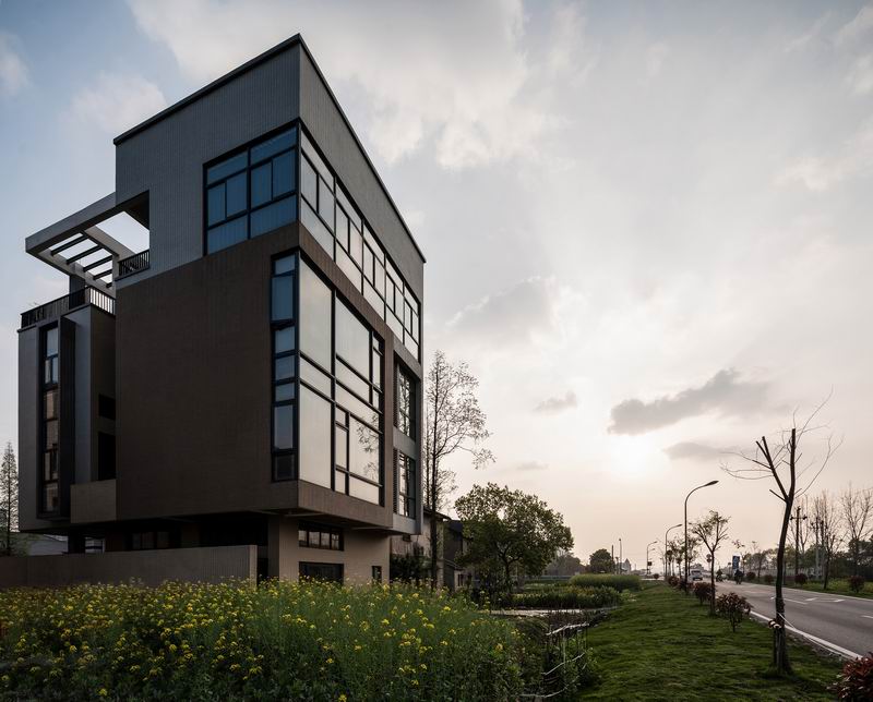 BIM建筑|登上福布斯的建筑师，用70w造出400平的“梯田之家” / 丰间建筑事务所