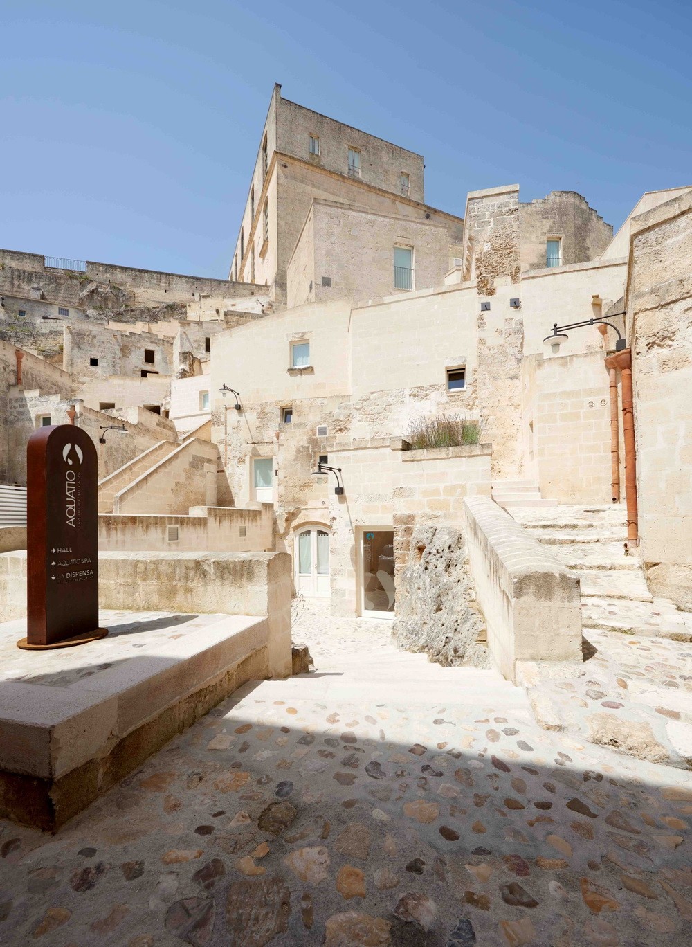 BIM建筑|Aquatio 洞穴酒店与水疗中心 / Simone Micheli