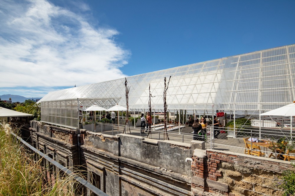 BIM建筑|建筑保护的新思路--给旧结构加个顶 / PRODUCTORA 事务所