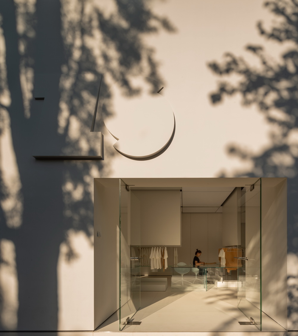 BIM建筑|白 · ZS Lab/东仓建设· 余霖